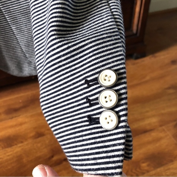 Gap blue and white striped "The Academy Blazer" in size 2 - Picture 4 of 7